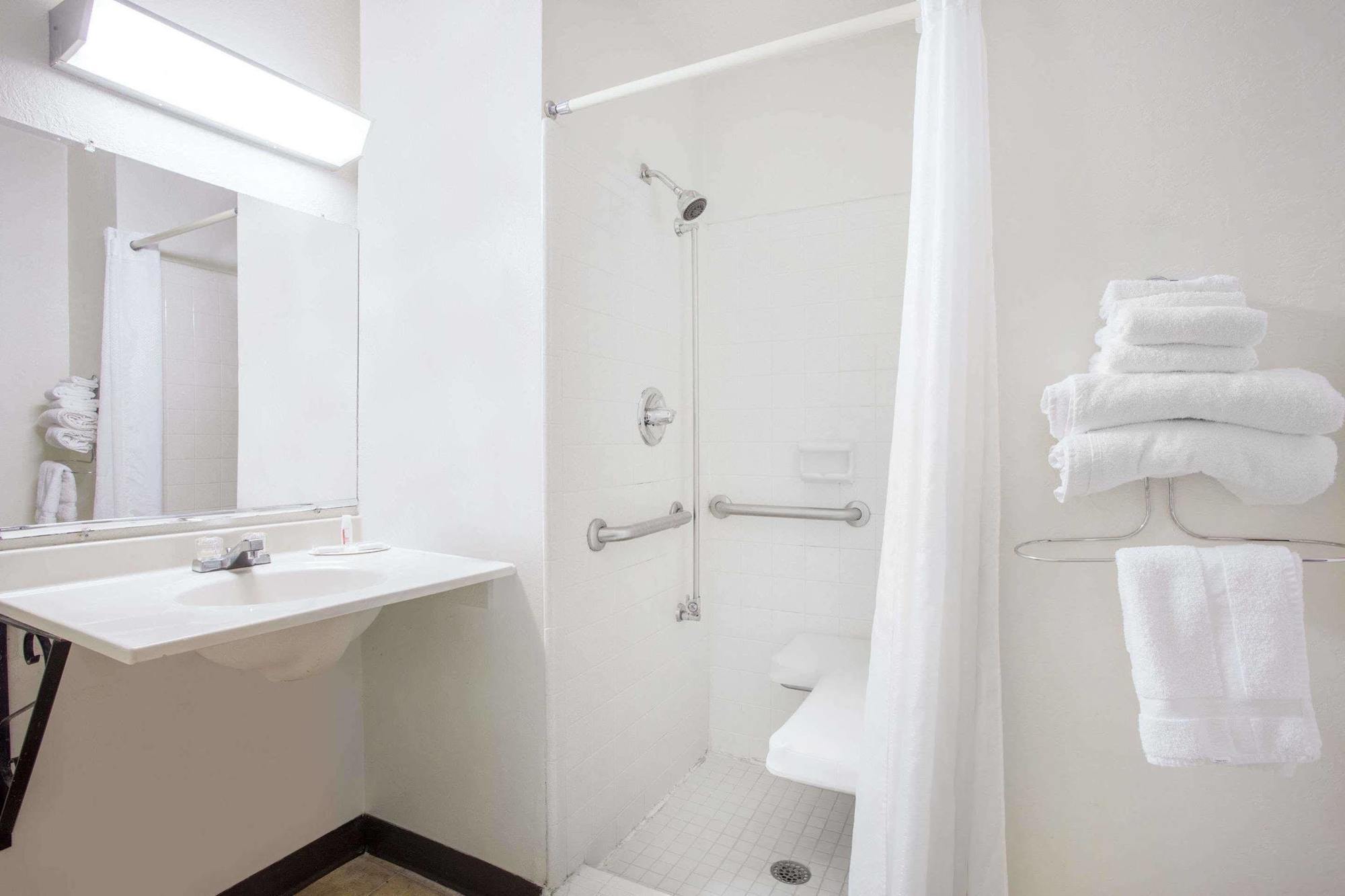 Super 8 By Wyndham Warner Robins Motel Ngoại thất bức ảnh